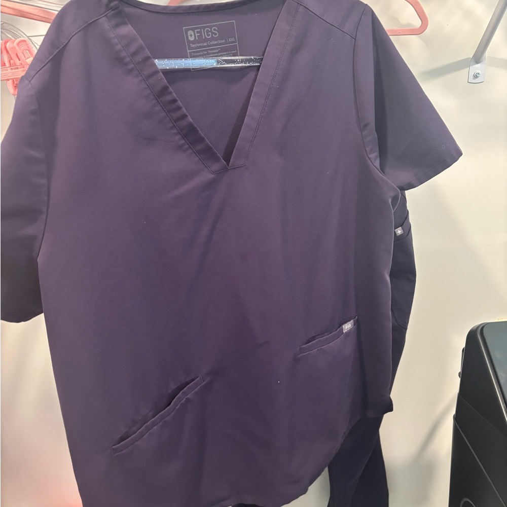 Figs Purple (Dark Shadow) Scrub Top